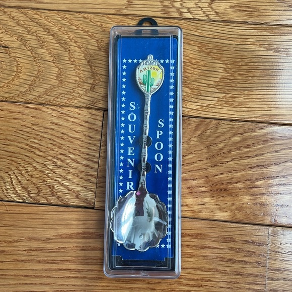 Set of Three (3) Vintage Silver Souvenir Spoons - Picture 3 of 6